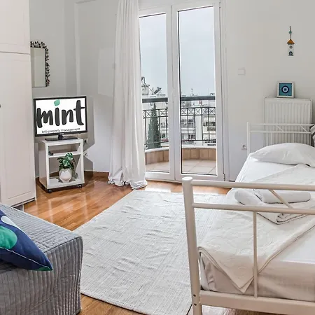 Two Bedroom Bright With Amazing Veranda Apartment